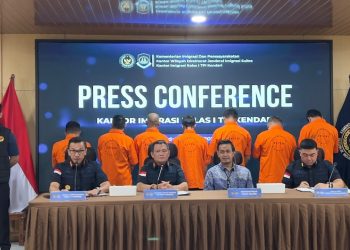 Imigrasi Kendari Amankan 7 Warga Negara Tiongkok, Diduga Korban Penyelundupan Manusia ke Australia
